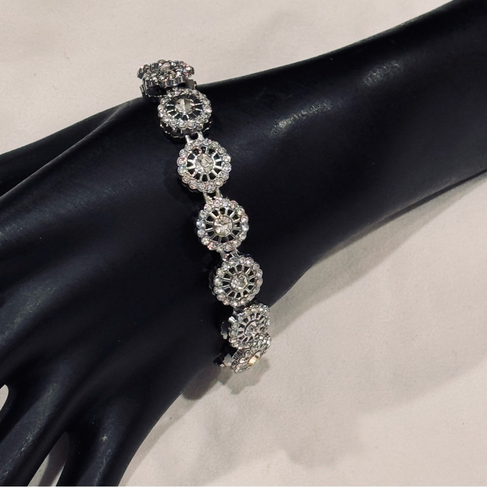 AJ USA Boutique VVS CZ Rhodium Stainless Steel Flower Halo Bracelet 7.25" NWT